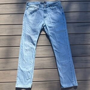 Hollister CA; Light Blue; Epic Flex; Slim Straight Jeans; Minor Wear 32W/34L